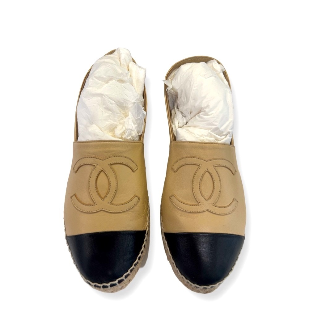 Authentic CHANEL CC Beige/Black Espadrilles Size 8/38